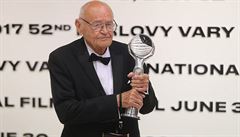 Cenu prezidenta festivalu za mimoádný umlecký pínos pevzal Václav Vorlíek.