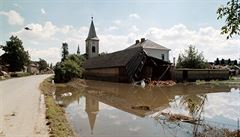 Povodn 1997 v LN: Pivo, polian a pod postel proudc Orlice. Bte do hor, radili lidem