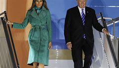 Pílet Donalda Trumpa a jeho manelky Melanie Trump do Varavy.