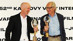 Reisér Ken Loach (vpravo) a scenárista Paul Laverty (vlevo) drí Kiálový...