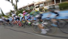 Tour de France proví cyklisty ve 21 nároných etapách