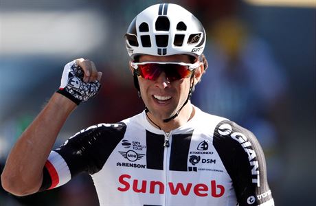 Michael Matthews slaví vítzství ve 14. etap Tour de France 2017.