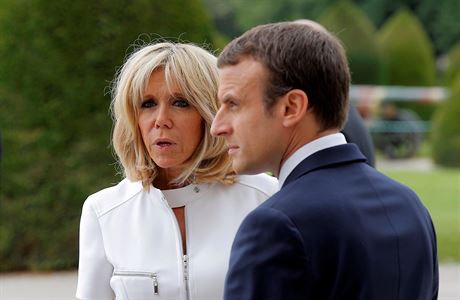 Francouzský prezident Emmanuel Macron s manelkou Brigitte.
