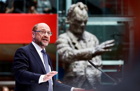 Schulz plánuje proti rebelující stední Evrop  nasadit finanní sankce.