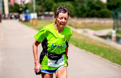 REKORDMANKA. Sigrid Eichnerová za svj ivot zvládla 2 056 maraton, jen dva...