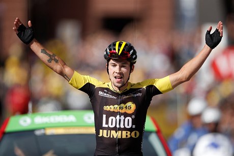 Bývalý skokan na lyích Primo Rogli vyhrál 17. etapu Tour de France 2017.