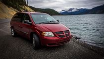 Říkáme jí Red Chiquita, náš Dodge Grand Caravan, ročník 2005. Někde mezi...