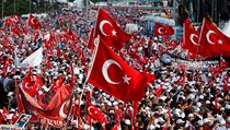 Turecko si dnes pipomn prvn vro nezdaenho pue proti reimu prezidenta...