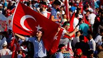 Ankara i Istanbul pořádaly masové "pochody národní jednoty" za účasti tisíců...