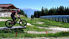Okolí Innsbrucku samozejm nabízí bezpoet dalích sportovních aktivit v ele...