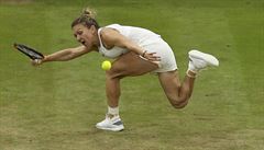 Wimbledon 2017: Simona Halepová ve tvrtfinále proti Johann Kontaové.