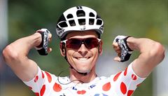 Warren Barguil slaví vítzství ve 13. etap Tour de France 2017.