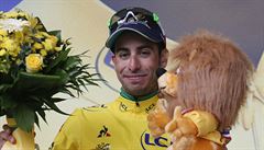 Ital Fabio Aru ve lutém na Tour de France 2017.