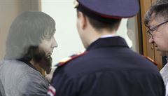 Zaur Dadayev  souzen se svými dalími komlici za vradu Borise Nmcova, kde je...