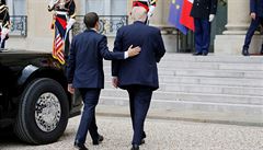 Emmanuel Macron s Donaldem Trumpem.