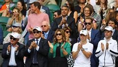 ena Rogera Federera, Mirka Federer (uprosted) pi zápasu proti Berdychovi.