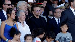 Zpvák Bono z kapely U2 pi pipomínce útoku v Nice.