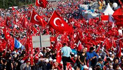 K pochodu vyzval turecký prezident Recep Tayyip Erdogan.
