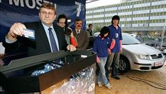 Sou��st� p�edvolebn� kampan� hnut� Severo�e�i.cz byla opakovan� slosov�n� o ceny.