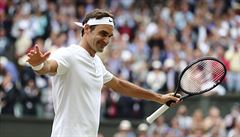 Je konec. Roger Federer postupuje do finále.