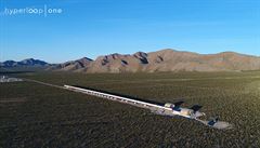 Snímky testovacího hyperloopu.