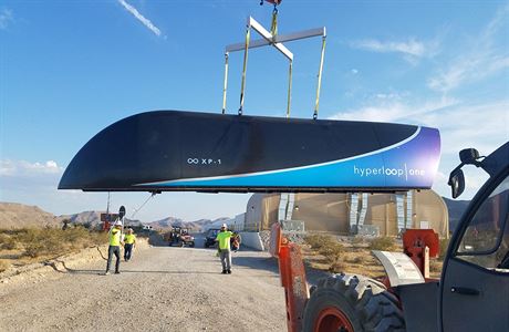 Kapsle spolenosti Hyperloop One testovaná v souasnosti na západním pobeí USA.