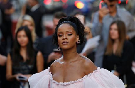 Rihanna na premie Valerian a msto tisce planet.