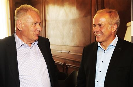 Bývalý éf kody Auto Vratislav Kulhánek (vlevo )a miliardá a developer Pavel...