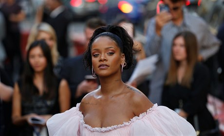 Rihanna na premiéře Valerian a město tisíce planet.