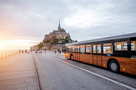 Autobus u slavného Saint Michel.