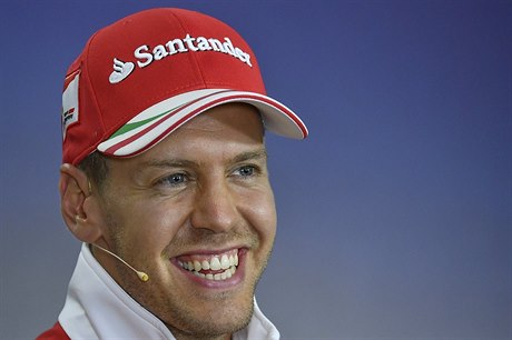 Sebastian Vettel má dvod k úsmvu.