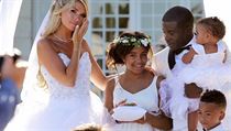 Rio Mavuba s manželou Élodie a svěmi svými dětmi na svatební fotce: uprostřed...