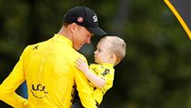 Tour de France 2017: vítězný Chris Froome se synem.