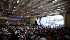 Slavnostní ceremoniál uvedení nové letadlové lodi USS Gerald Ford do ad...