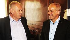 Bývalý šéf Škody Auto Vratislav Kulhánek (vlevo )a miliardář a developer Pavel...