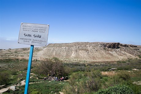 Tabulka upozoruje návtvníky, e oáza Saura je chránnou pírodní památkou