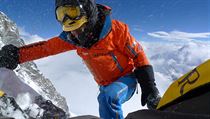 K vrcholu Gasherbrumu chyb 40 metr. Bivakujeme tsn pod nm.