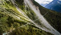 Nový most dlouhý 494 metrů visí ve výšce 85 metrů nad místem, které způsobovalo...