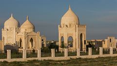 Muslimský hbitov s kamennými mohylami - mazáry