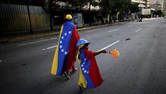 Opozice vyzvala k protestnímu pochodu v metropoli Caracasu u v pondlí a dalí...