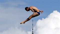Extrémní skokan do vody medaili z MS neobhájil, Kubová jde do semifinále