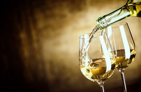 Vinaři z Troji začali vyrábět perlivá vína, možná zvětší vinice | Dobrá  chuť | Lidovky.cz