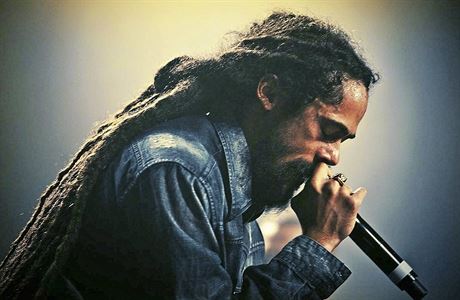 Mluvte spolu. To Damian Marley radí dnení spolenosti.