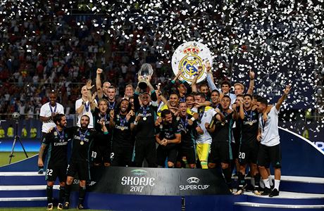 Fotbalisté Realu Madrid se radují z triumfu v Superpoháru UEFA: