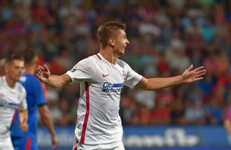 Florin Tanase z FCSB se raduje z gólu na 3:1 proti Plzni.