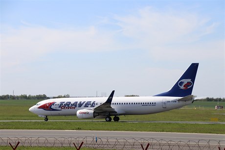 Boeing 737-800 spolenosti Travel Service.