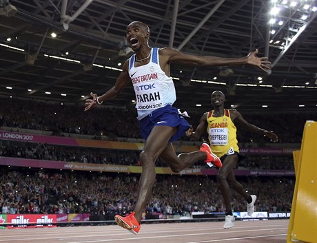 Mo Farah a jeho zlatá radost.