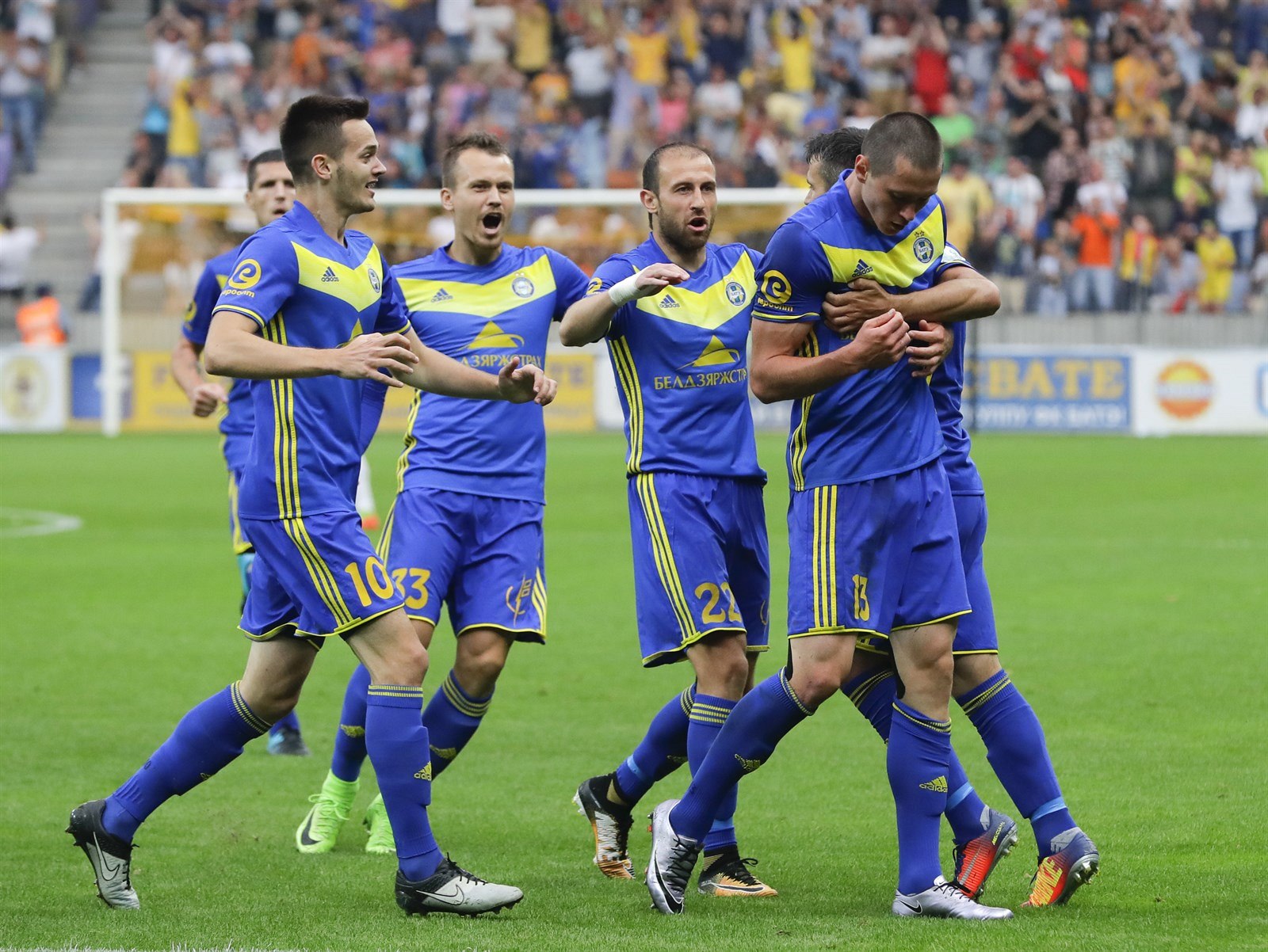 Radost hrá�� BATE Borisov z vyrovnávacího gólu.