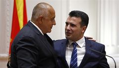 Bulharský premiér Borissov a jeho Makedonský protějšek Zaev po podpisu dohody o... | na serveru Lidovky.cz | aktuální zprávy
