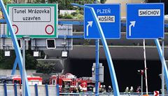 Nehoda v pondělí ráno uzavřela tunel Mrázovka směrem ke Strahovskému tunelu